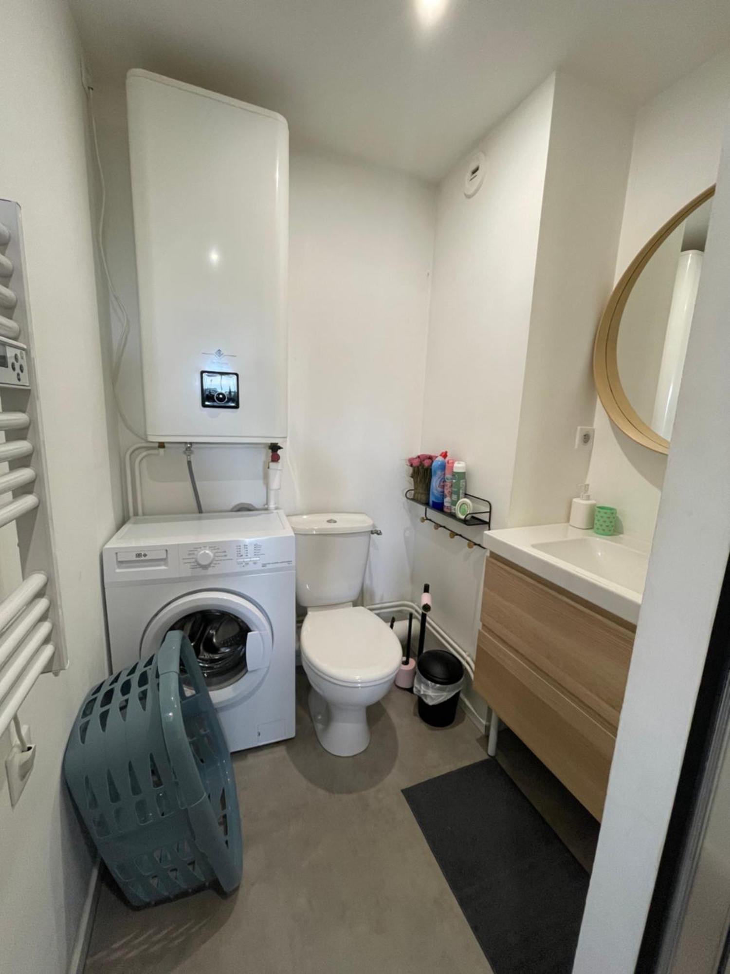 Apartment Centre *